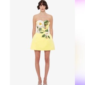 Chic Strapless Yellow Dress with Floral Accents